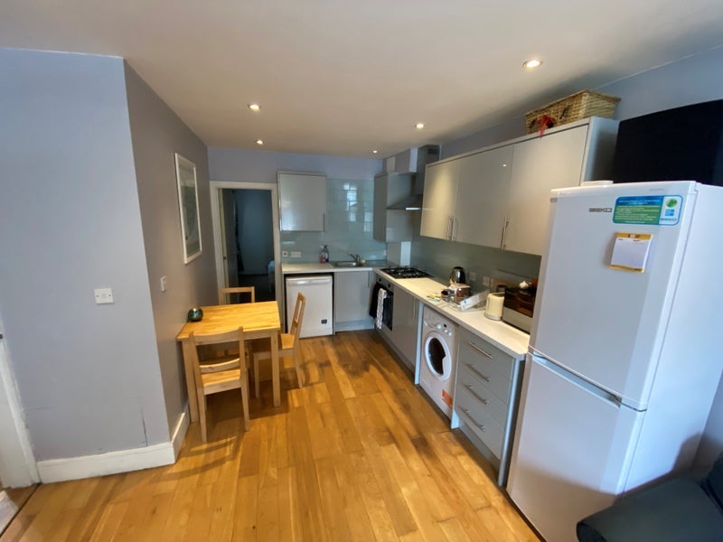 Room Morval Road in Greater London