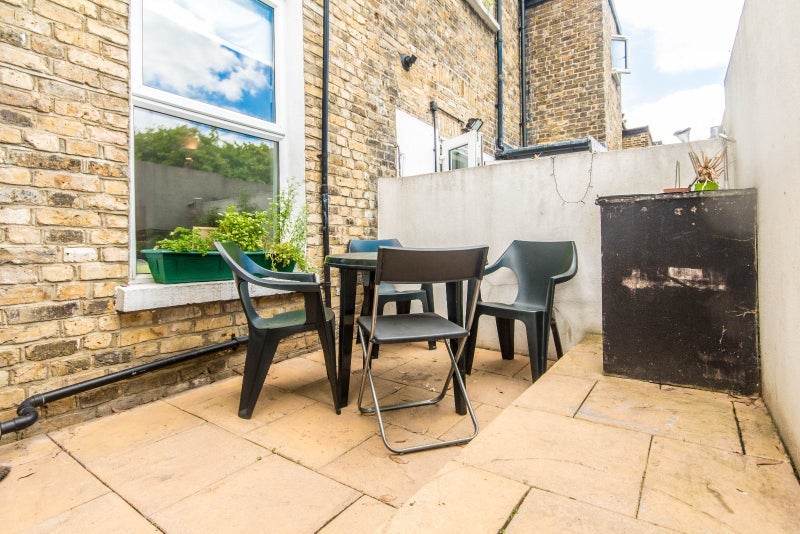 Room Morval Road in Greater London
