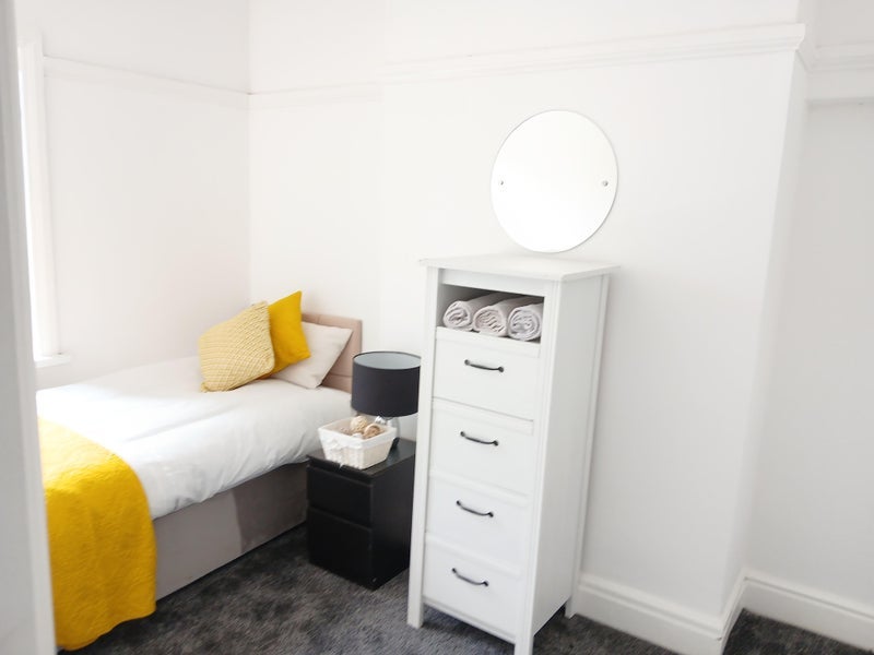 Room Kimberley Road in Leicester