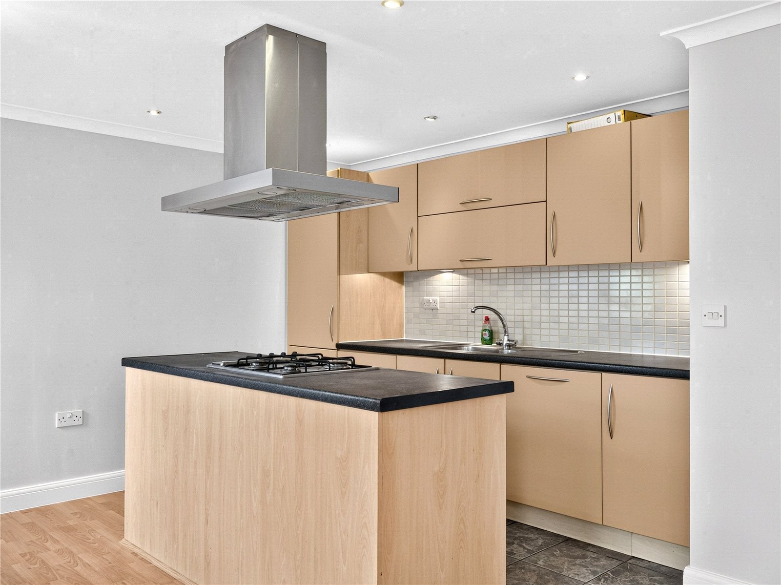 Flat Clapton Square in Greater London
