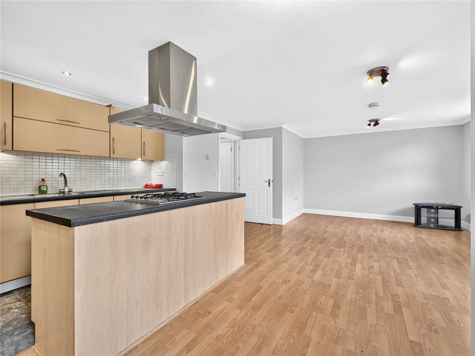 Flat Clapton Square in Greater London