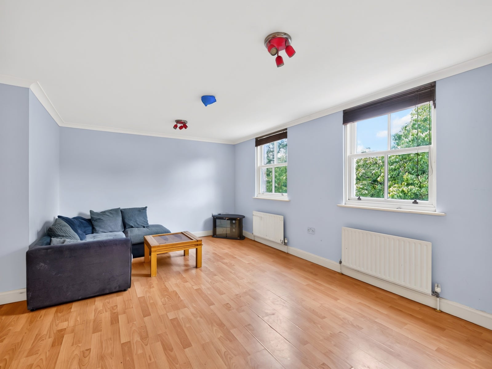 Flat Clapton Square in Greater London