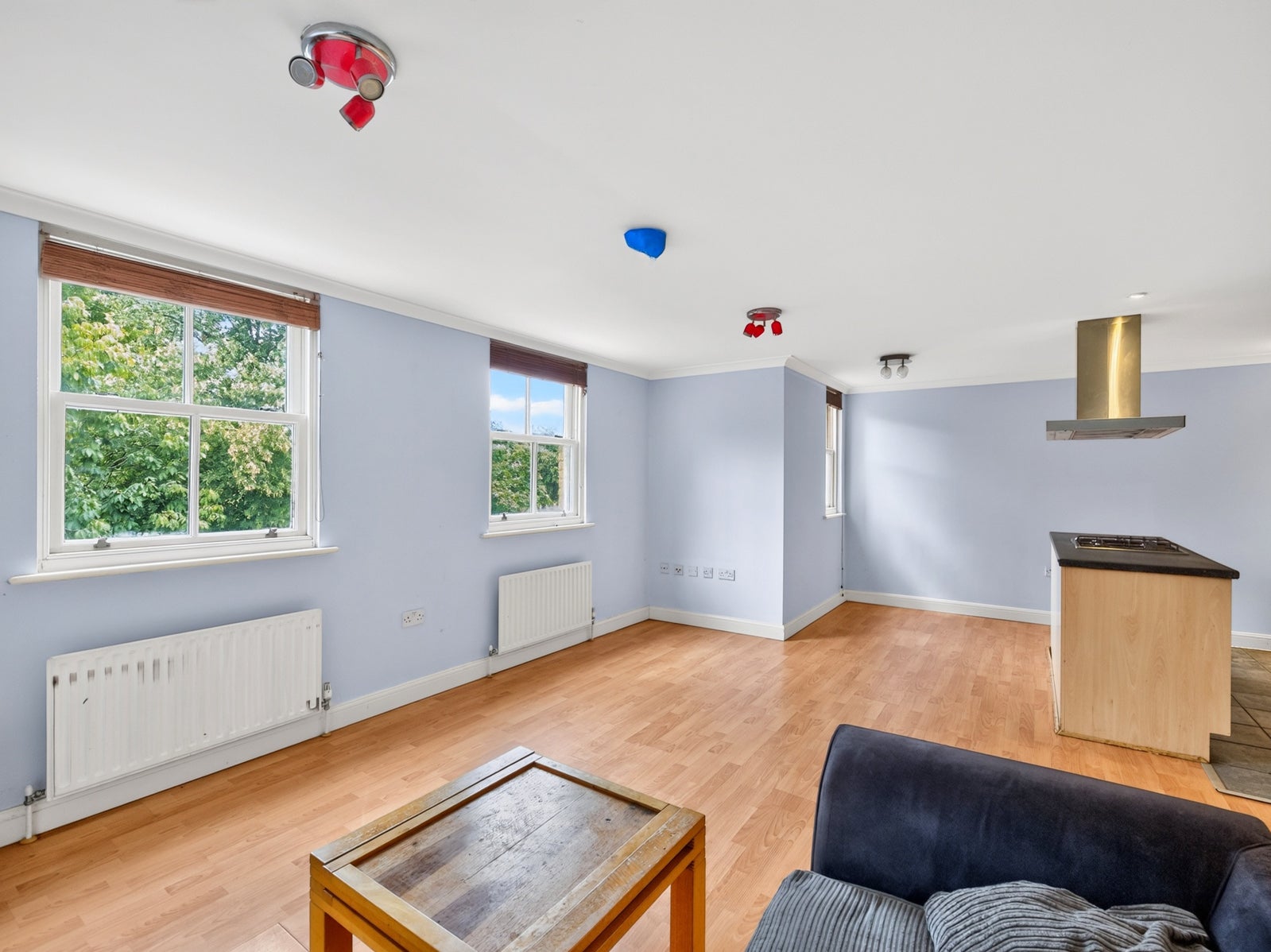 Flat Clapton Square in Greater London