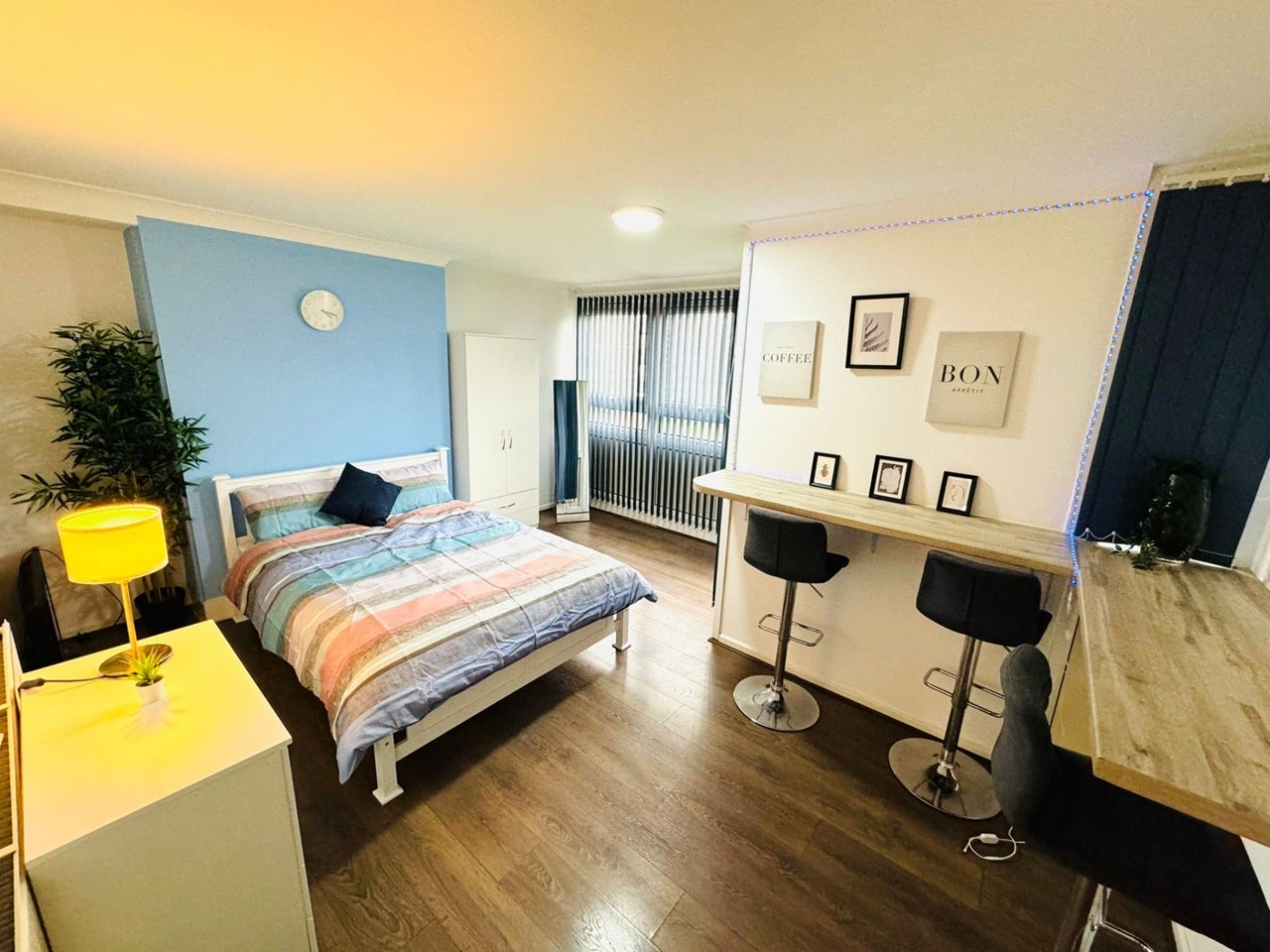Room Brabazon Street in Greater London