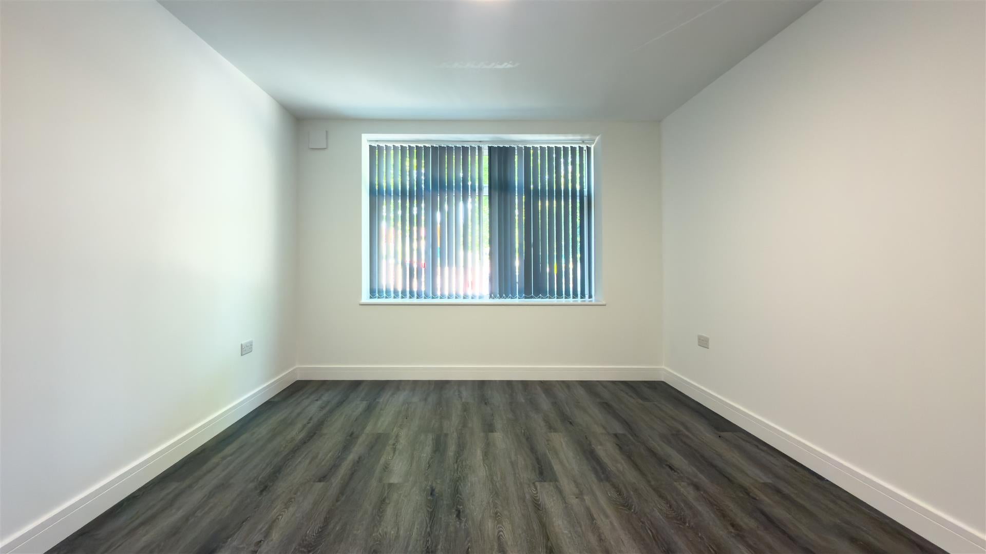Flat Park Avenue in Greater London