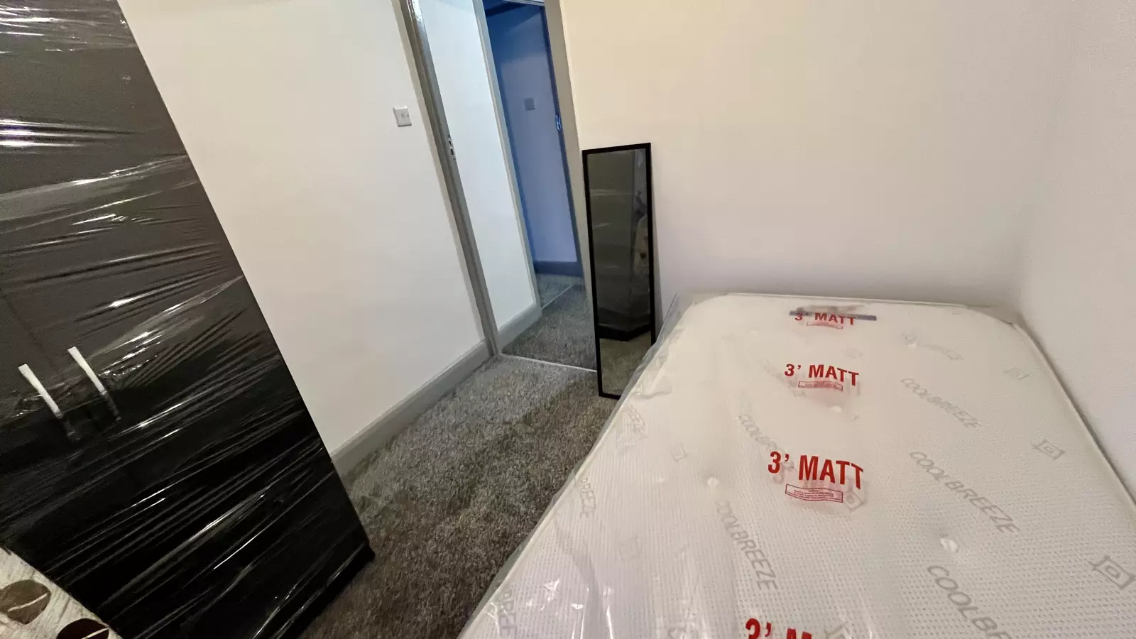 Flat Stella Road in Greater London