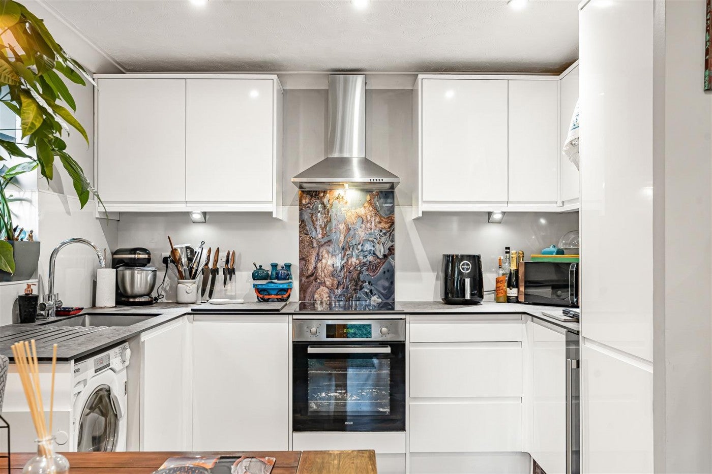 Flat Whelan Way in Greater London