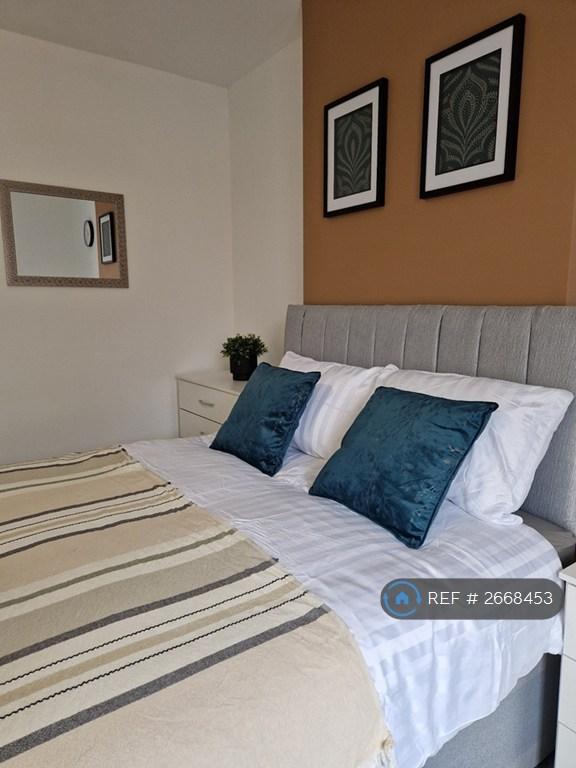 Room Percy Road in Yeovil