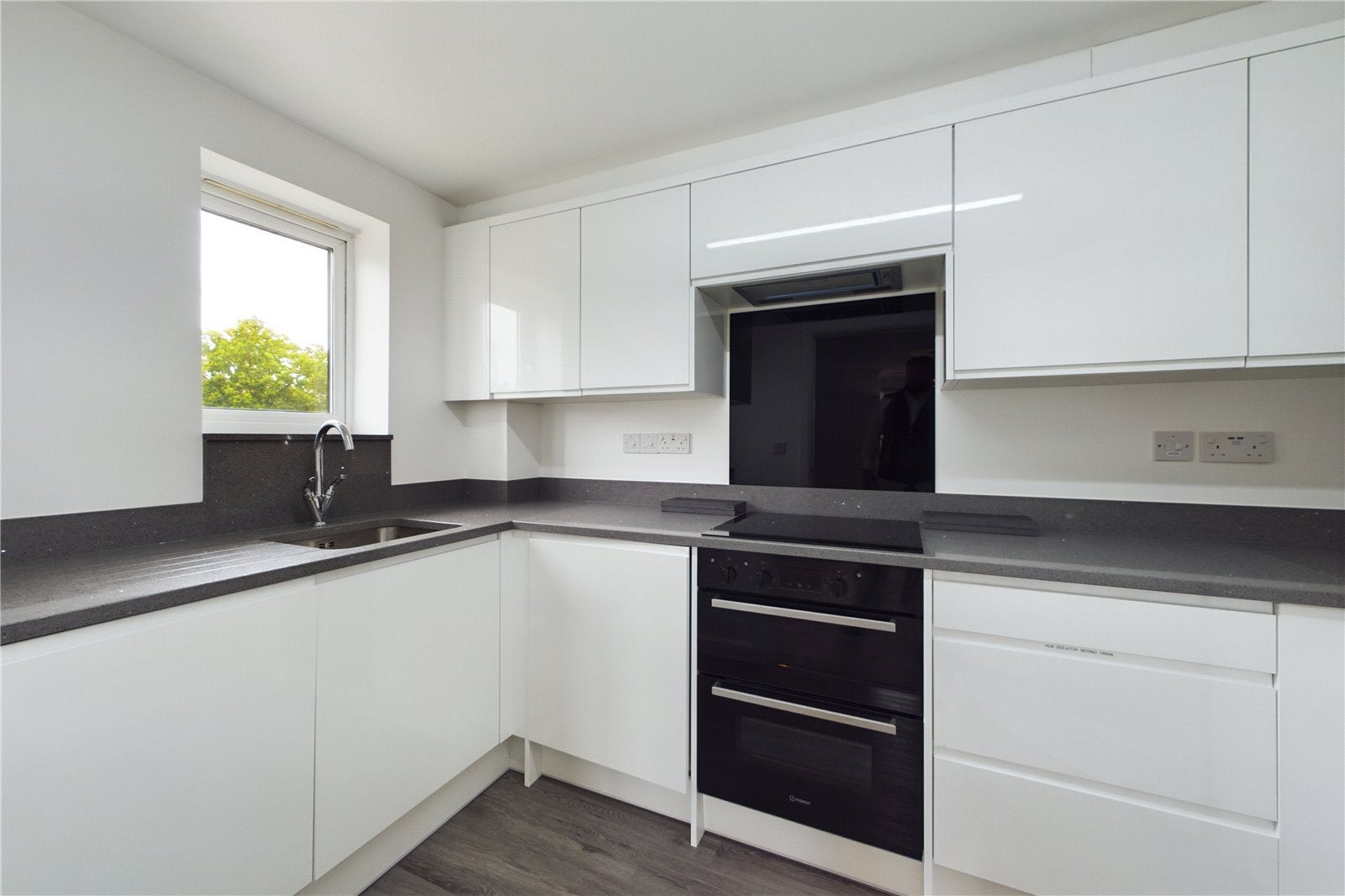 Flat Benham Drive in Spencers Wood
