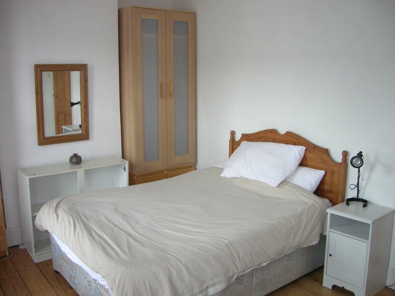 Room Besley Street in Greater London