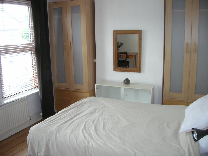 Room Besley Street in Greater London