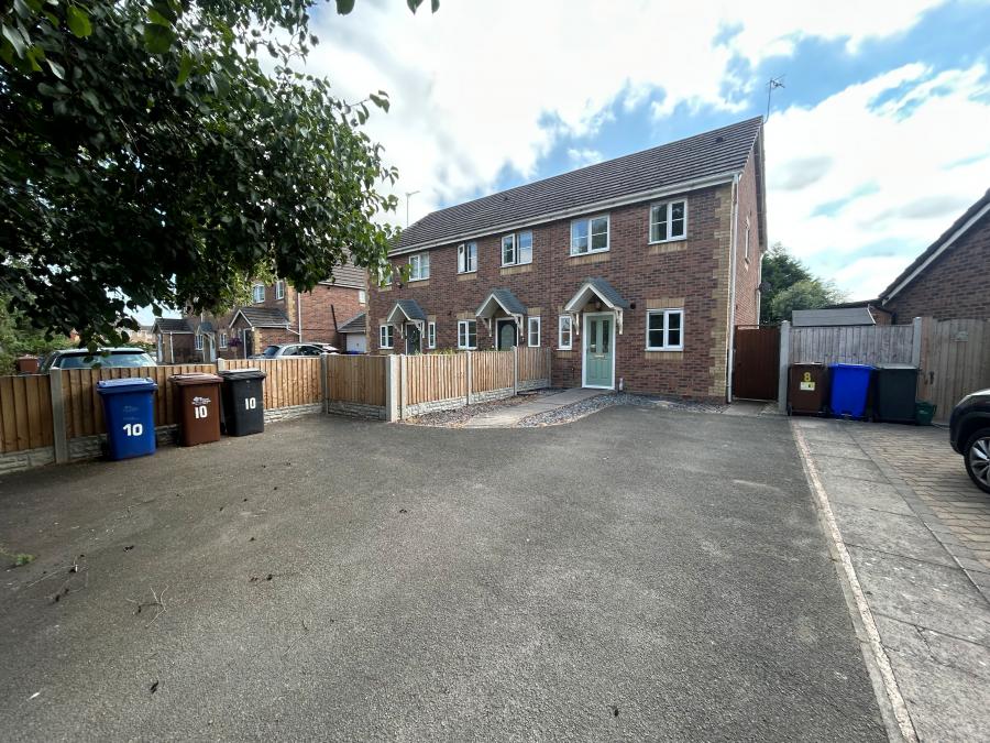 House Cascade Close in East Staffordshire