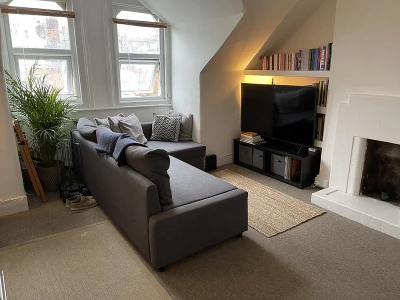 Flat Cecile Park in Greater London