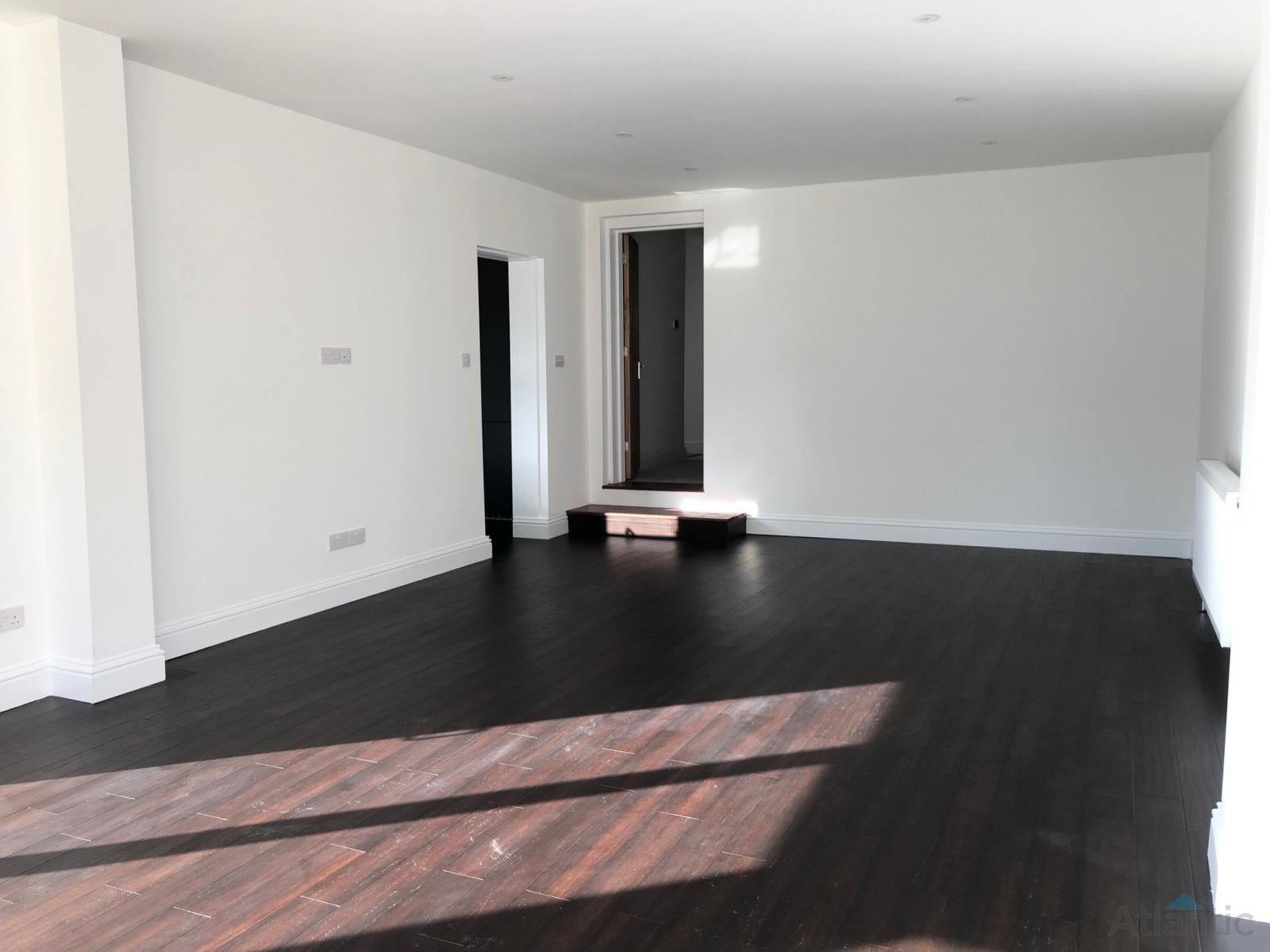 House Oak Avenue in Greater London