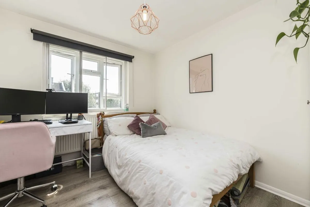 Flat Barchard Street in Greater London