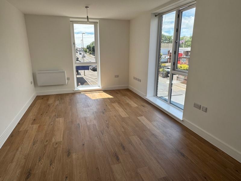 Flat Elm Grove in Hayling Island