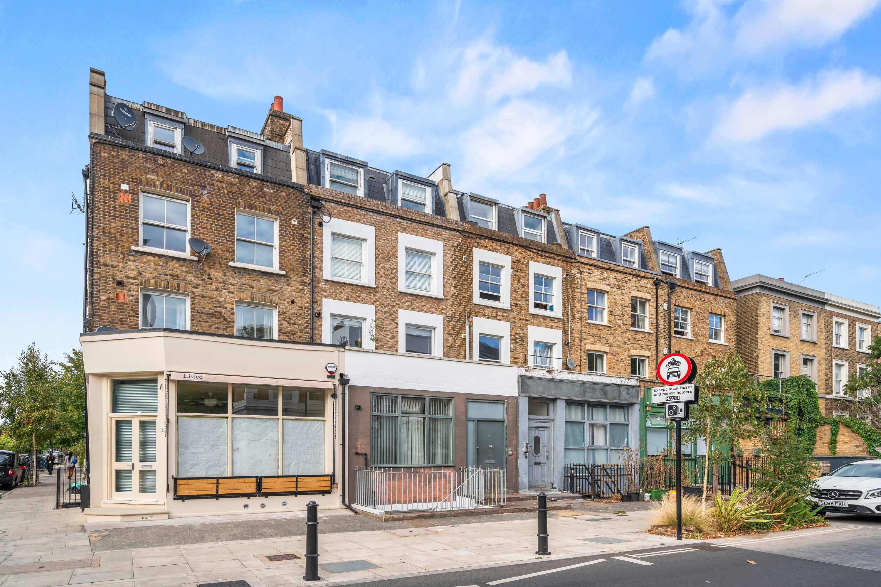 Flat Richmond Road in Greater London