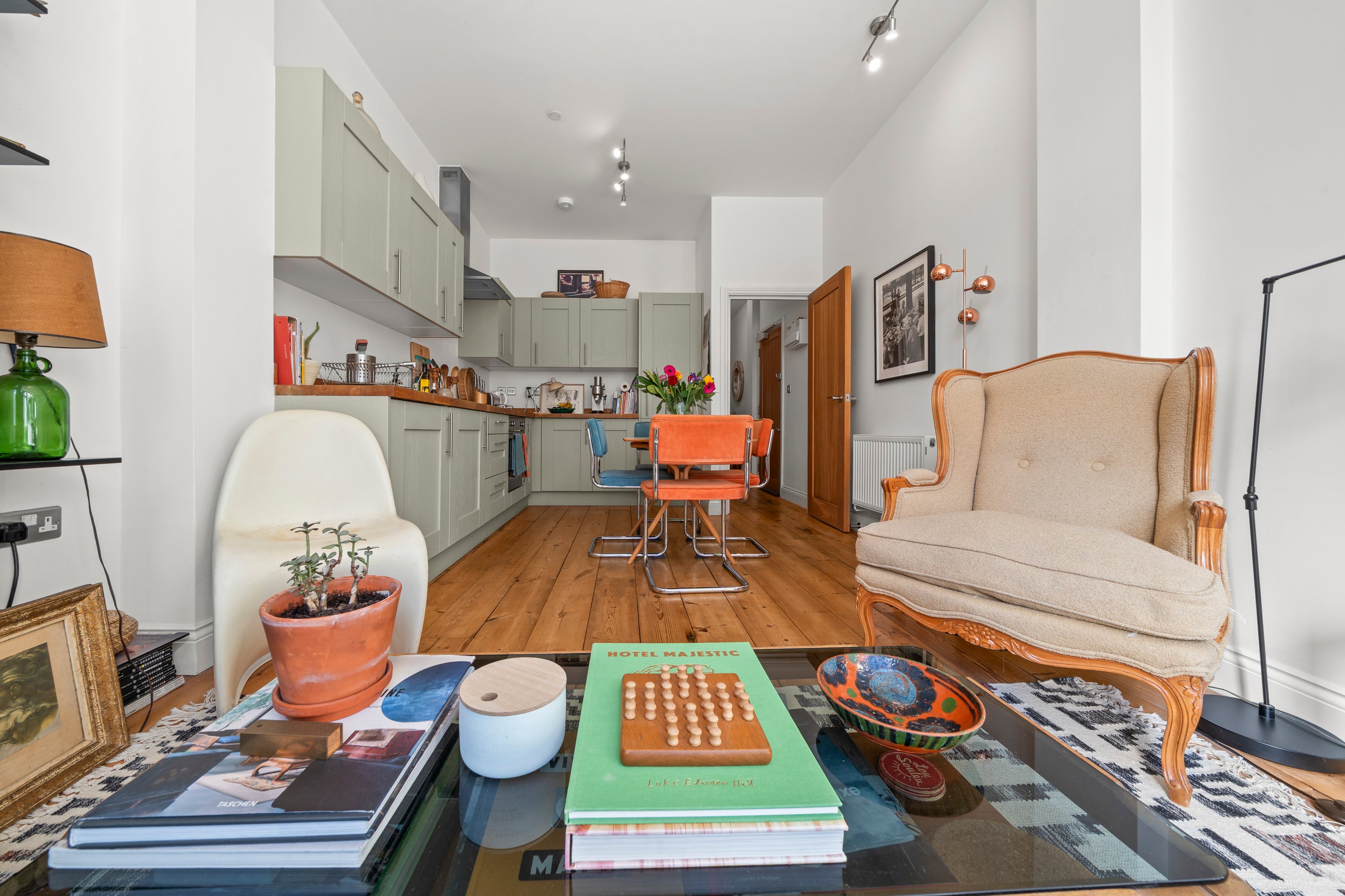 Flat Richmond Road in Greater London