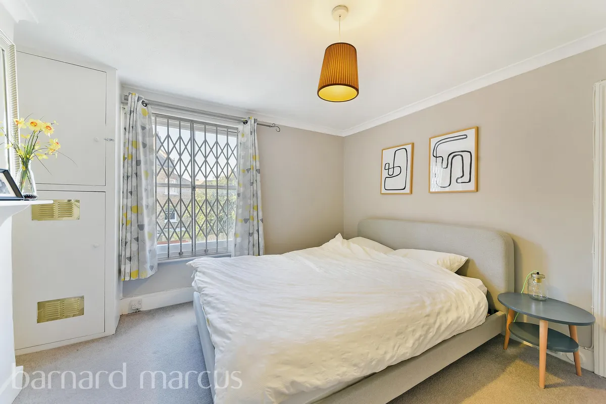 Flat Lavender Sweep in Greater London