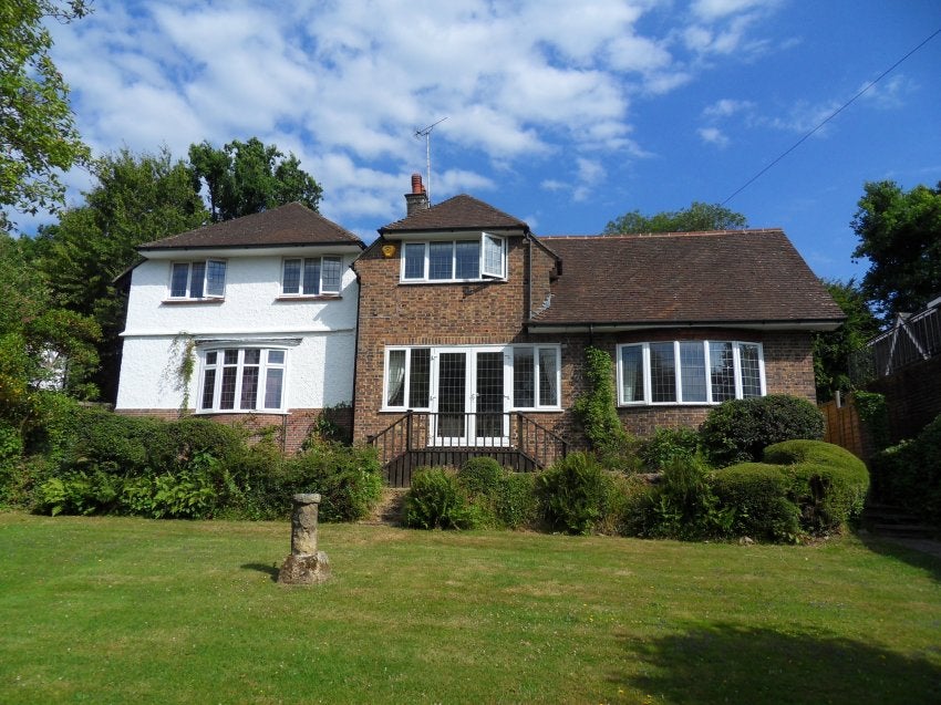 Flat Lucastes Lane in Mid Sussex