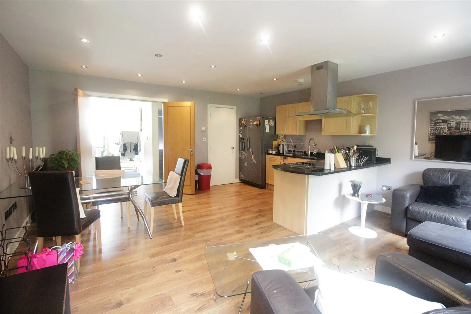 Flat Alpha Grove in Greater London