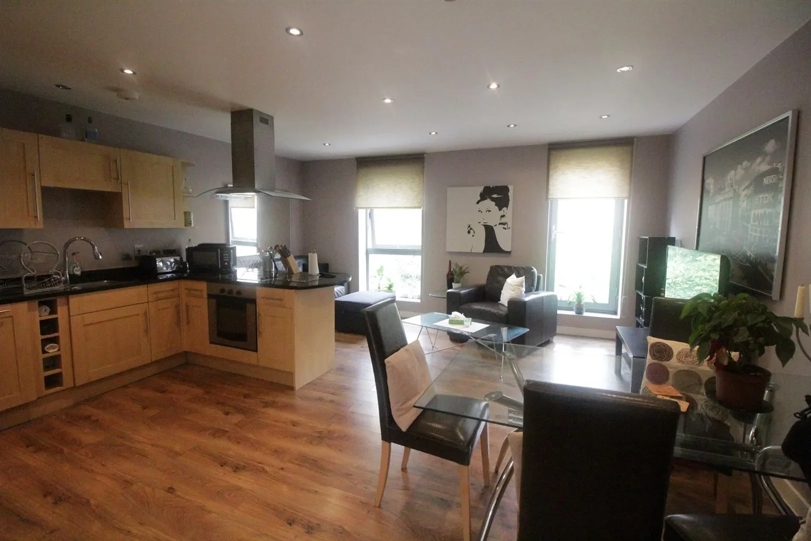 Flat Alpha Grove in Greater London