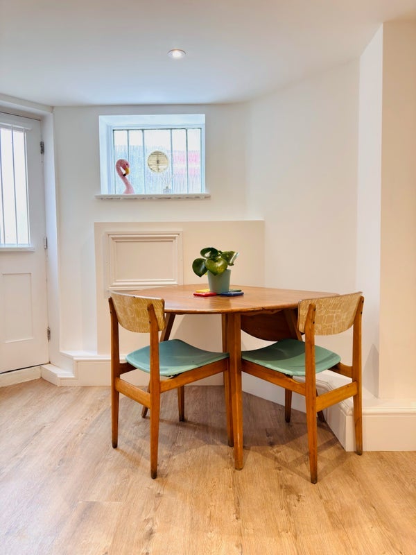 Room Gunton Road in Greater London
