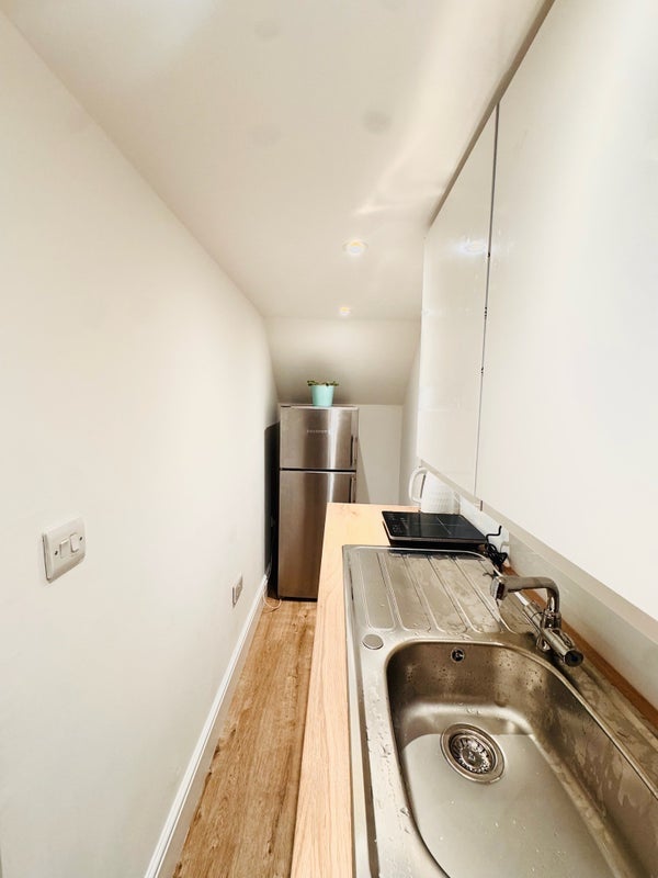 Room Gunton Road in Greater London