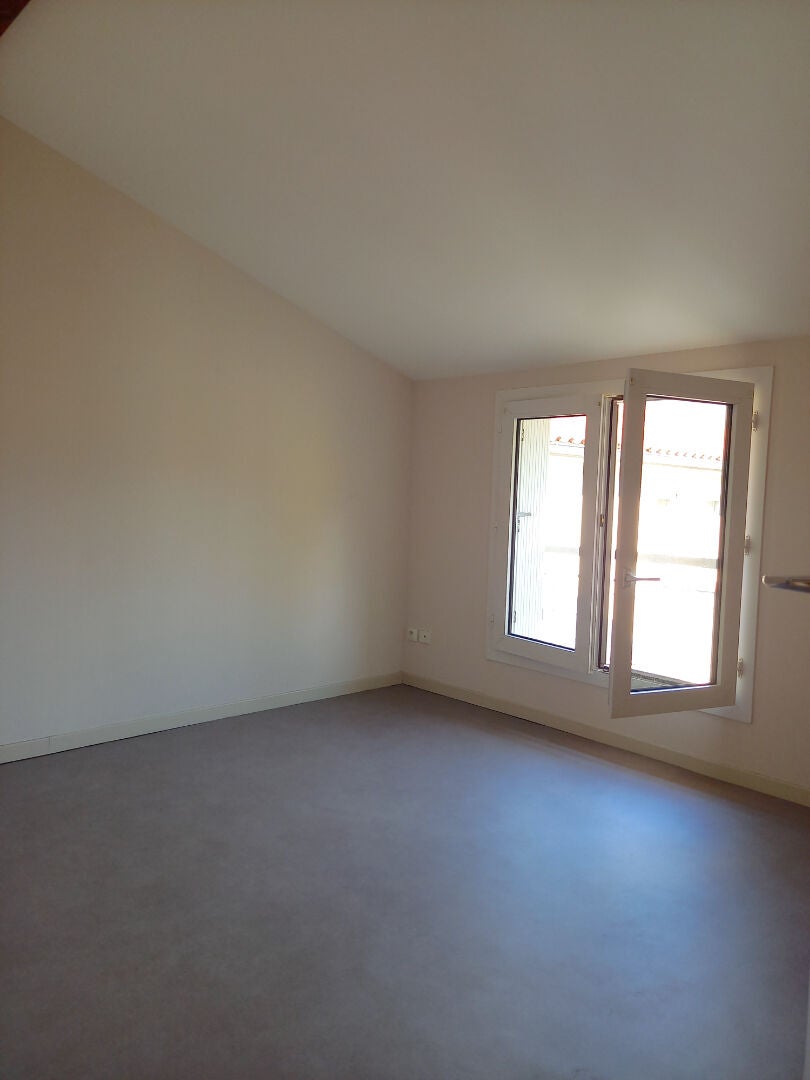 Flat Place des Victimes de la Gestapo in Pamiers