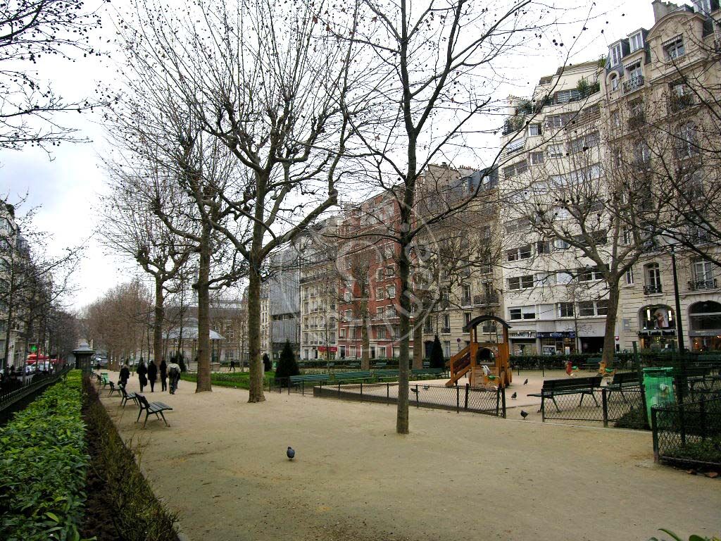 Flat Rue Cambronne in Paris