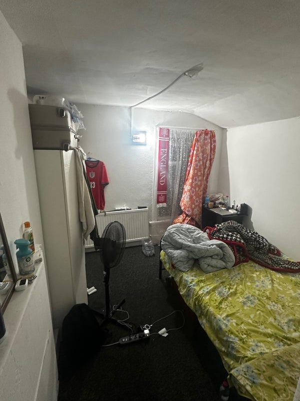 Room Bendish Road in Greater London