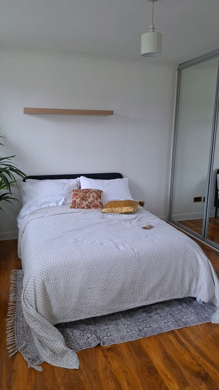 Room Admirals Gate in Greater London