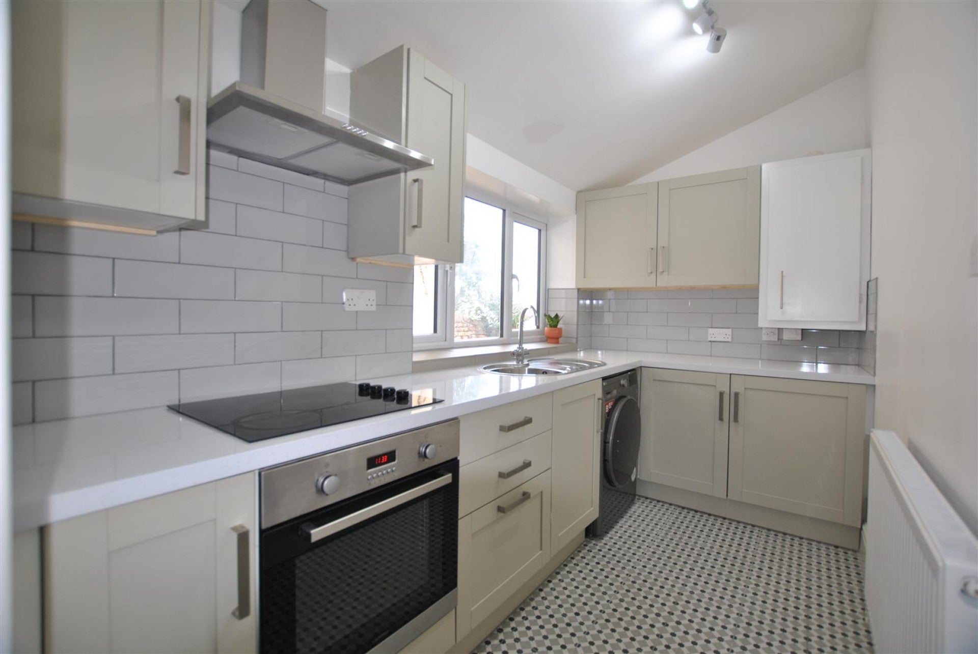 Flat Bathwell Road in Bristol