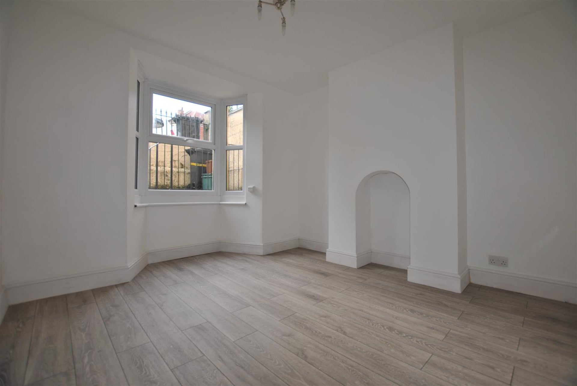 Flat Bathwell Road in Bristol
