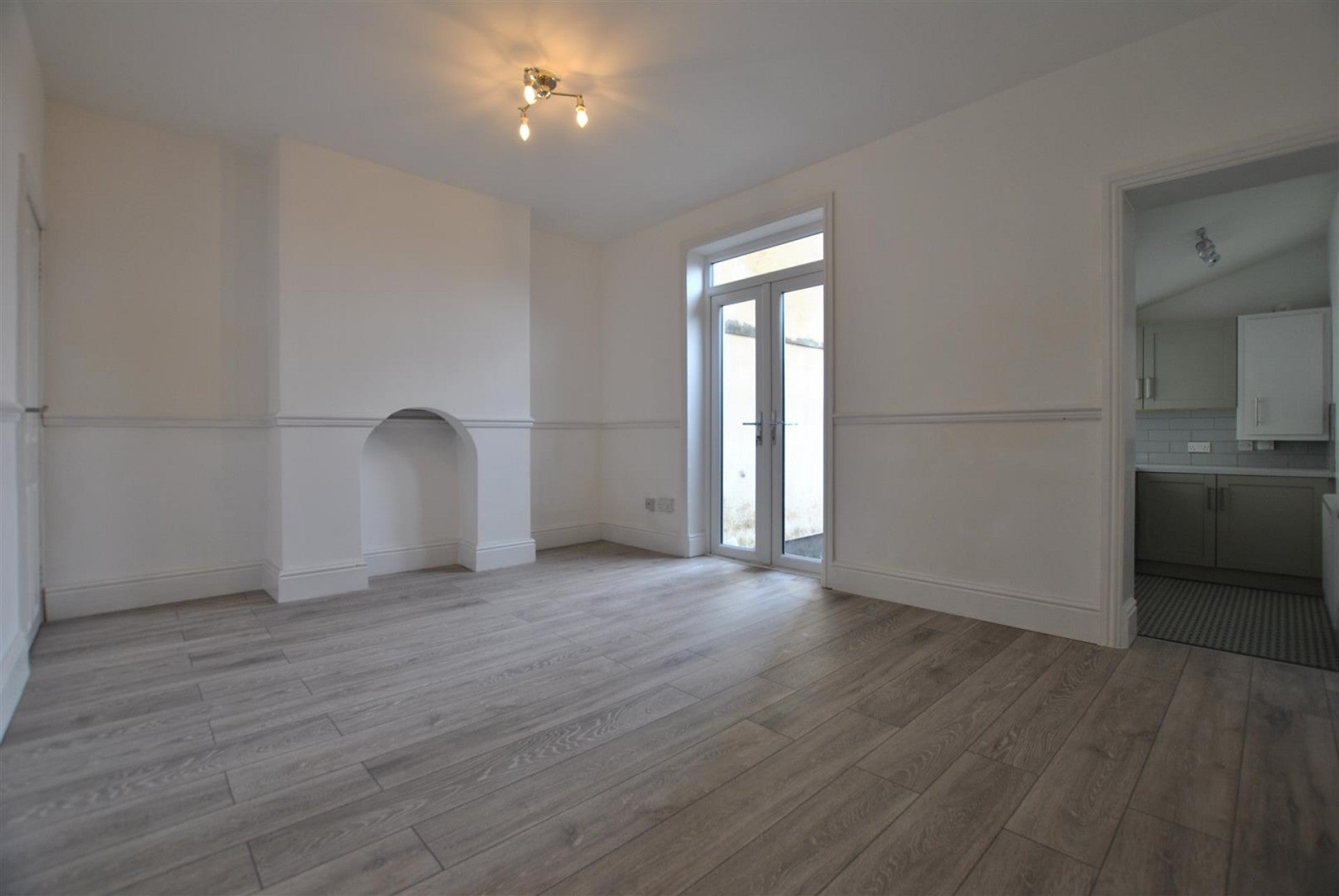 Flat Bathwell Road in Bristol