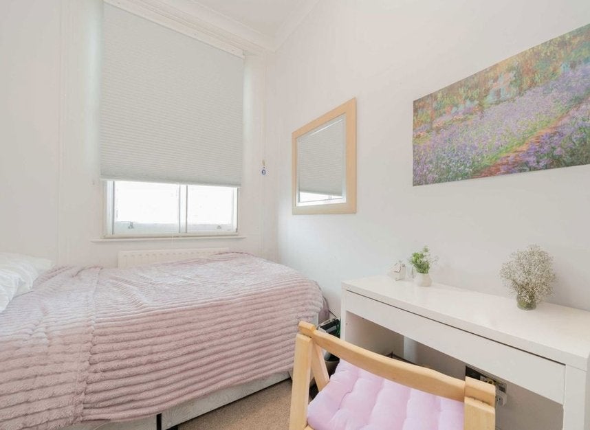 Flat Claverton Street in City of Westminster