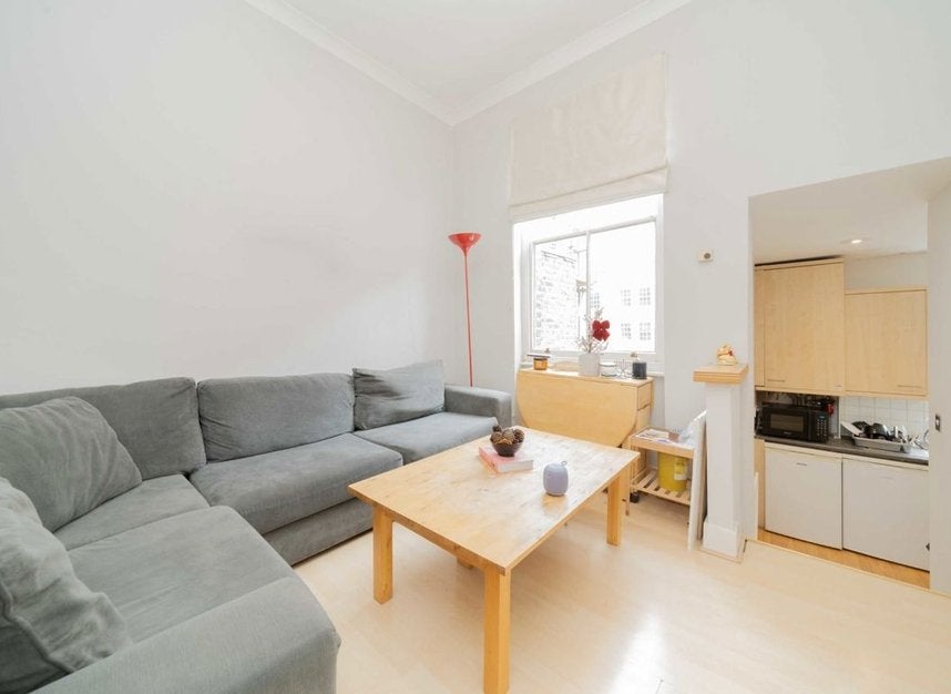 Flat Claverton Street in City of Westminster
