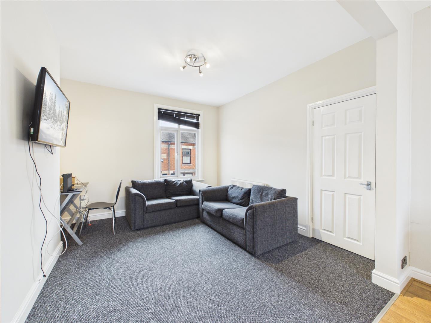 Flat Ashby Road in Charnwood