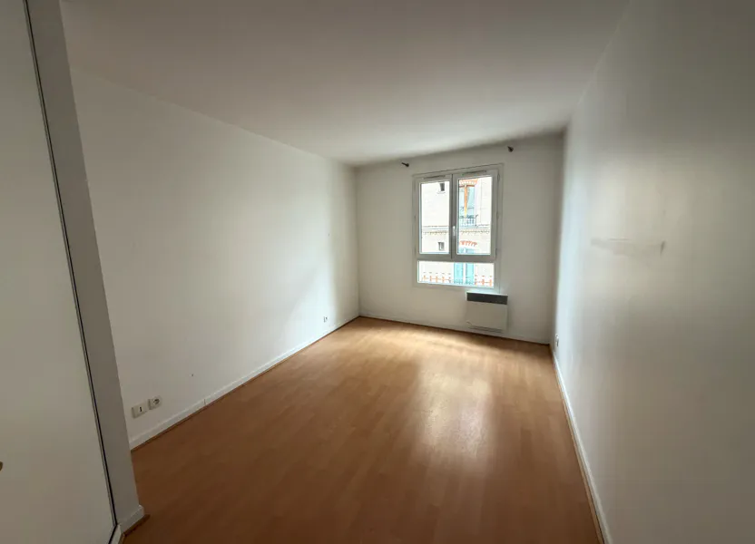 Flat Rue du Révérend Père Christian Gilbert in Asnières-sur-Seine