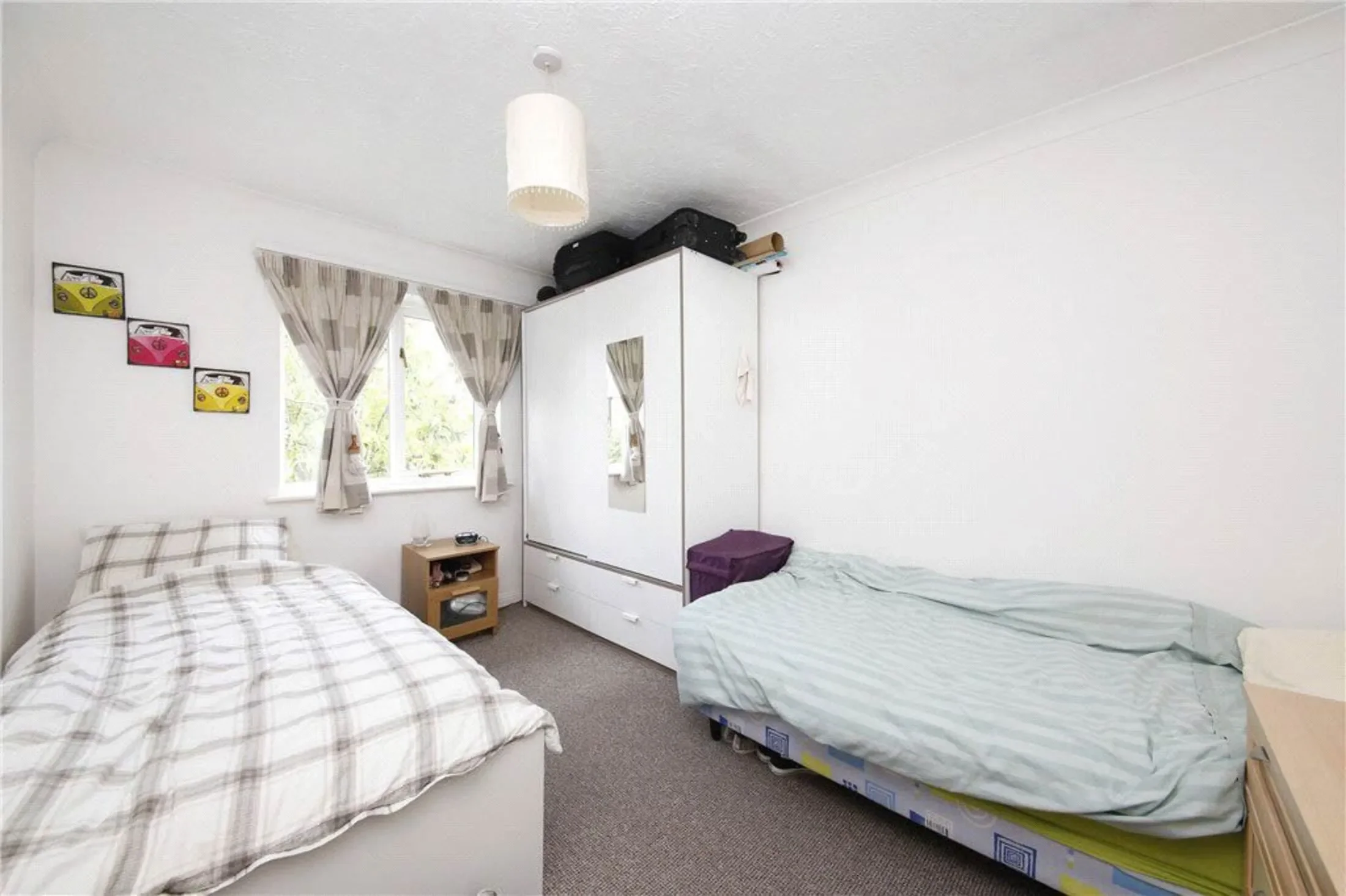Flat Sheppard Drive in Greater London