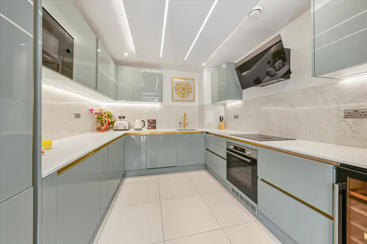 Flat Hansel Road in Greater London