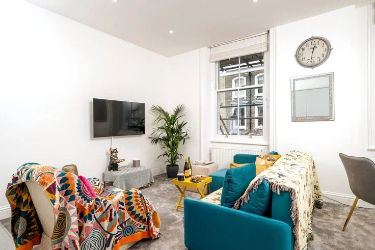 Flat Finborough Road in Greater London