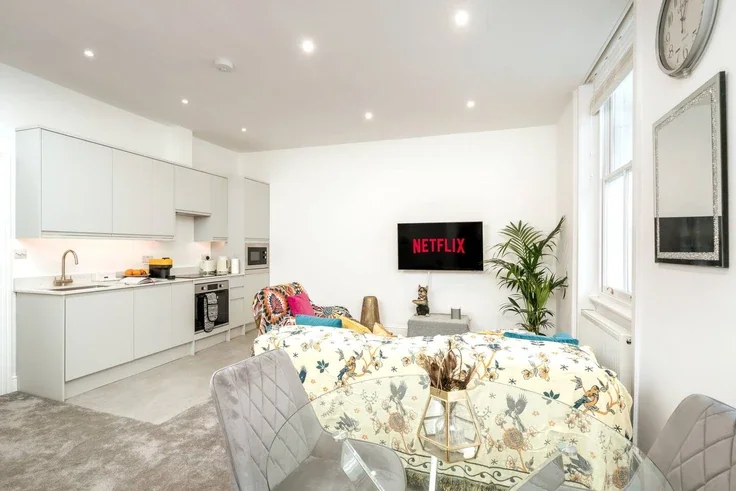 Flat Finborough Road in Greater London