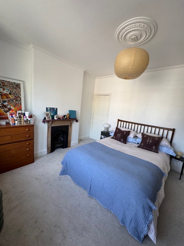 Room Waveney Avenue in Greater London