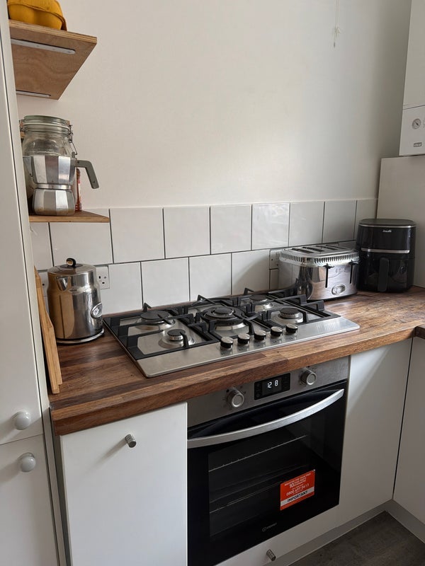 Room Waveney Avenue in Greater London
