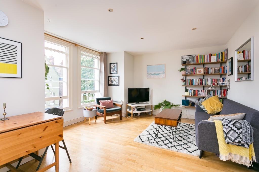 Flat Wavertree Road in Greater London