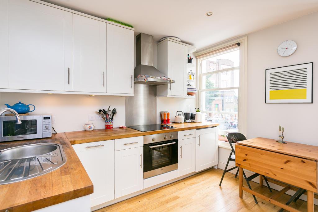 Flat Wavertree Road in Greater London