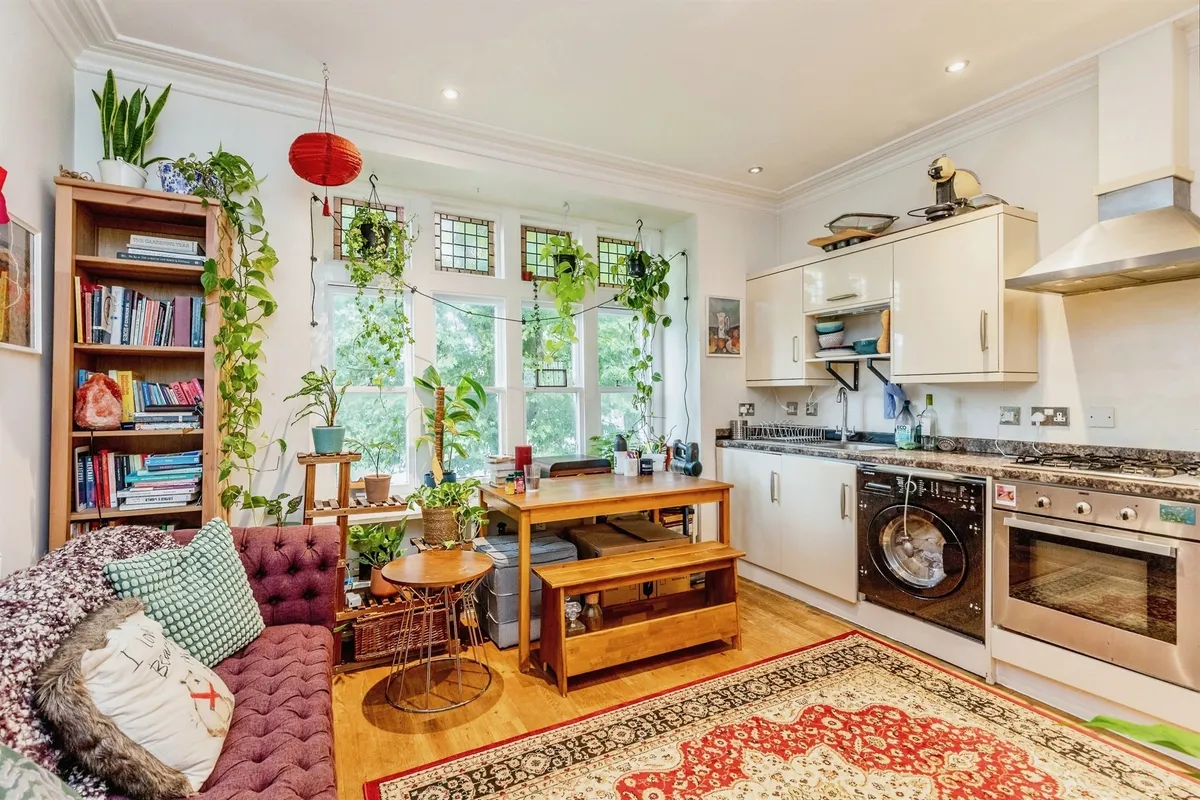 Flat Redland Road in Bristol