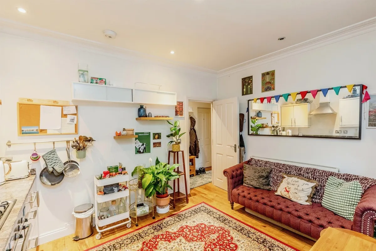 Flat Redland Road in Bristol