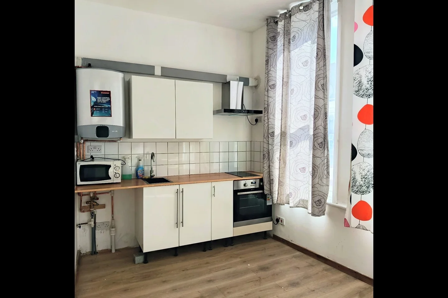 Flat Streatham High Road in Greater London